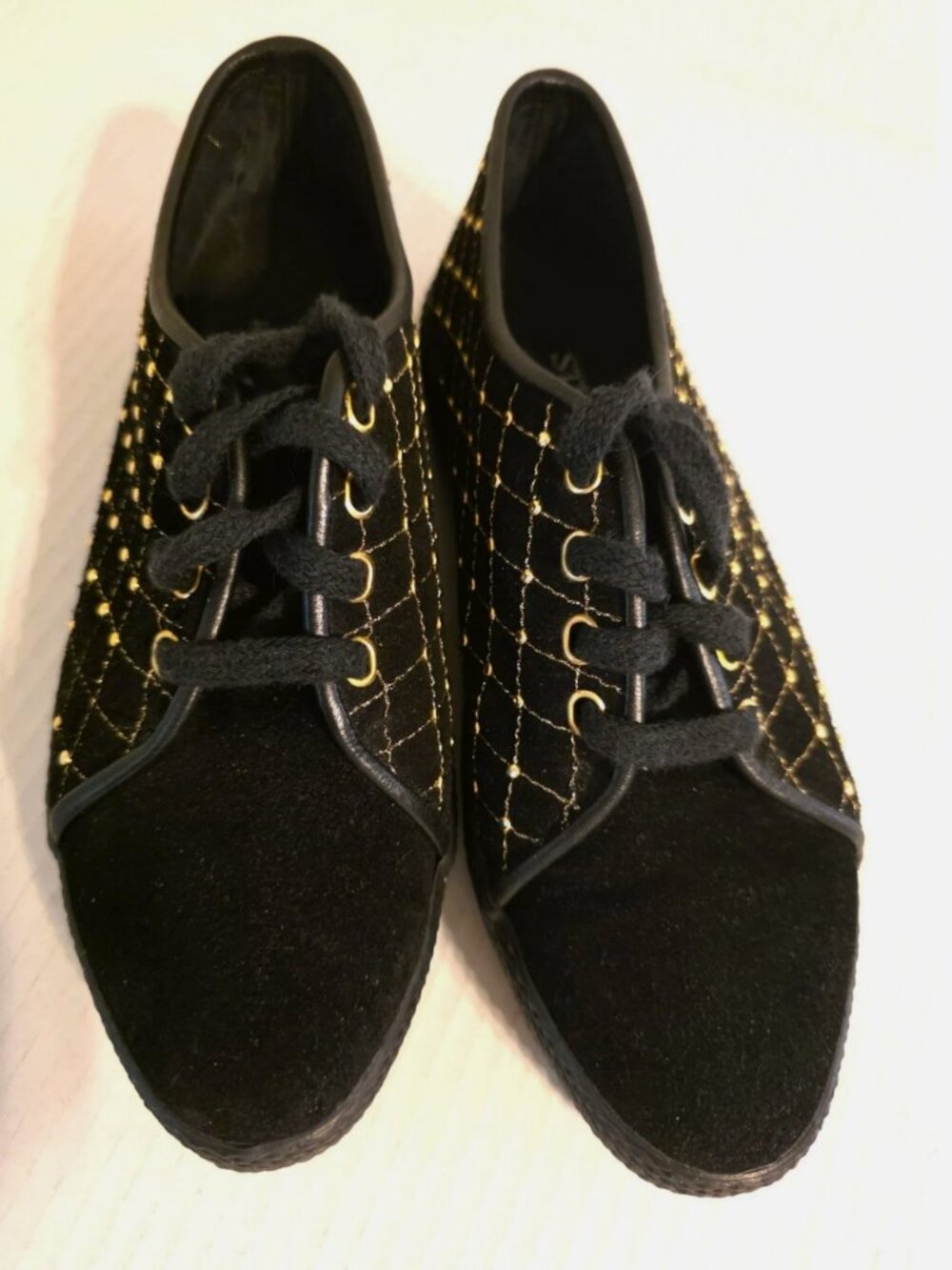 Stuart Weitzman Boyband Velvet Slip On Sneakers Quilted Gold Studs Size 6 New